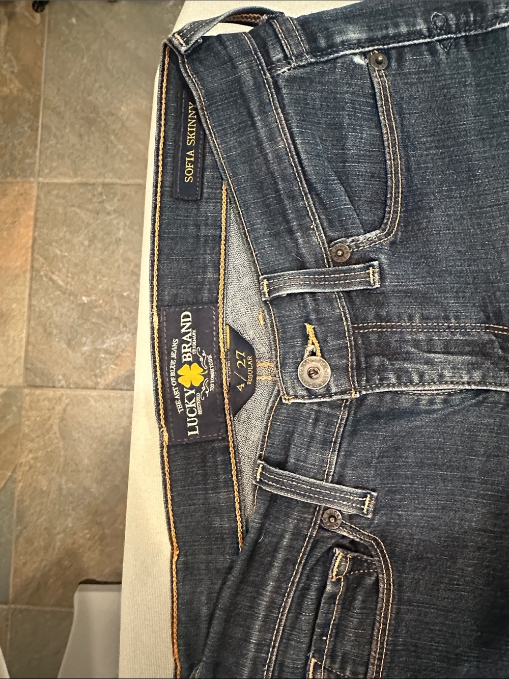 Lucky Brand Sofia Skinny Sz. 4/27R Jeans with Contrast Stitching